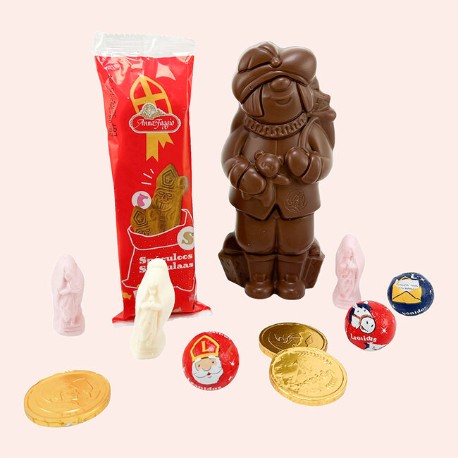 Leonidas Pietpakket (L) met melkchocoladefiguur en lekkernijen